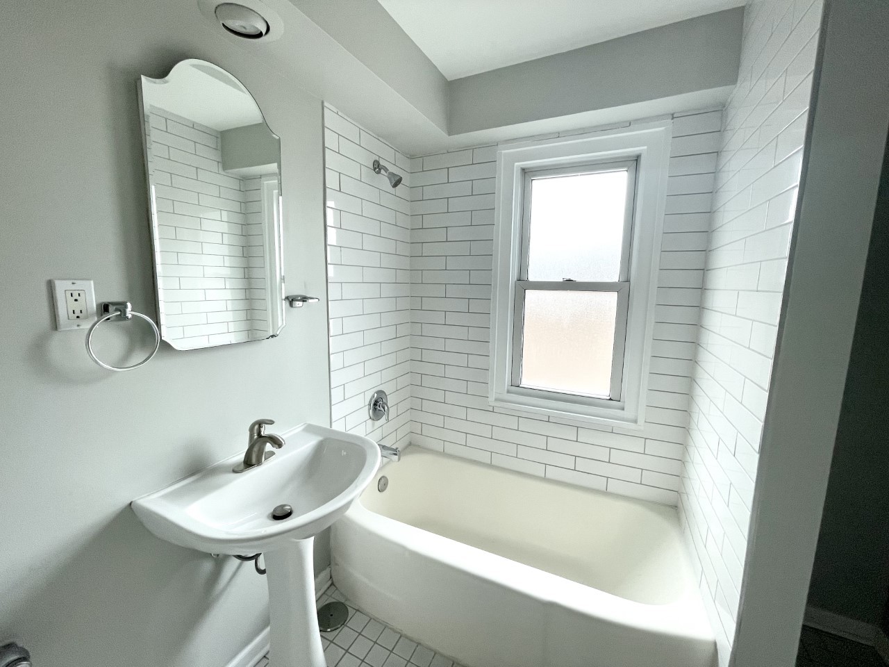 2909 North Sheridan Road, Unit 1402 Chicago, IL 60657 - Photo 12 of 16