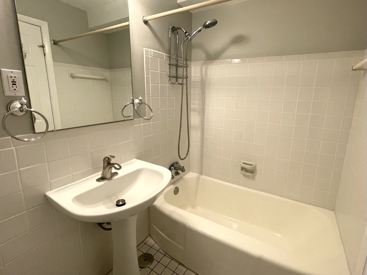 2909 North Sheridan Road, Unit 1402 Chicago, IL 60657 - Photo 15 of 16