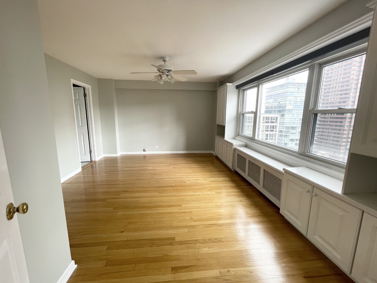 2909 North Sheridan Road, Unit 1402 Chicago, IL 60657 - Photo 8 of 16