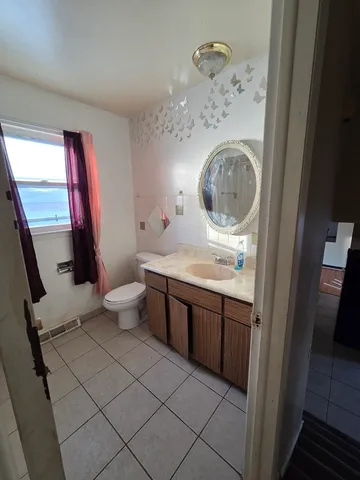 $230,000 | 16440 Michigan Avenue, South Holland, IL 60473