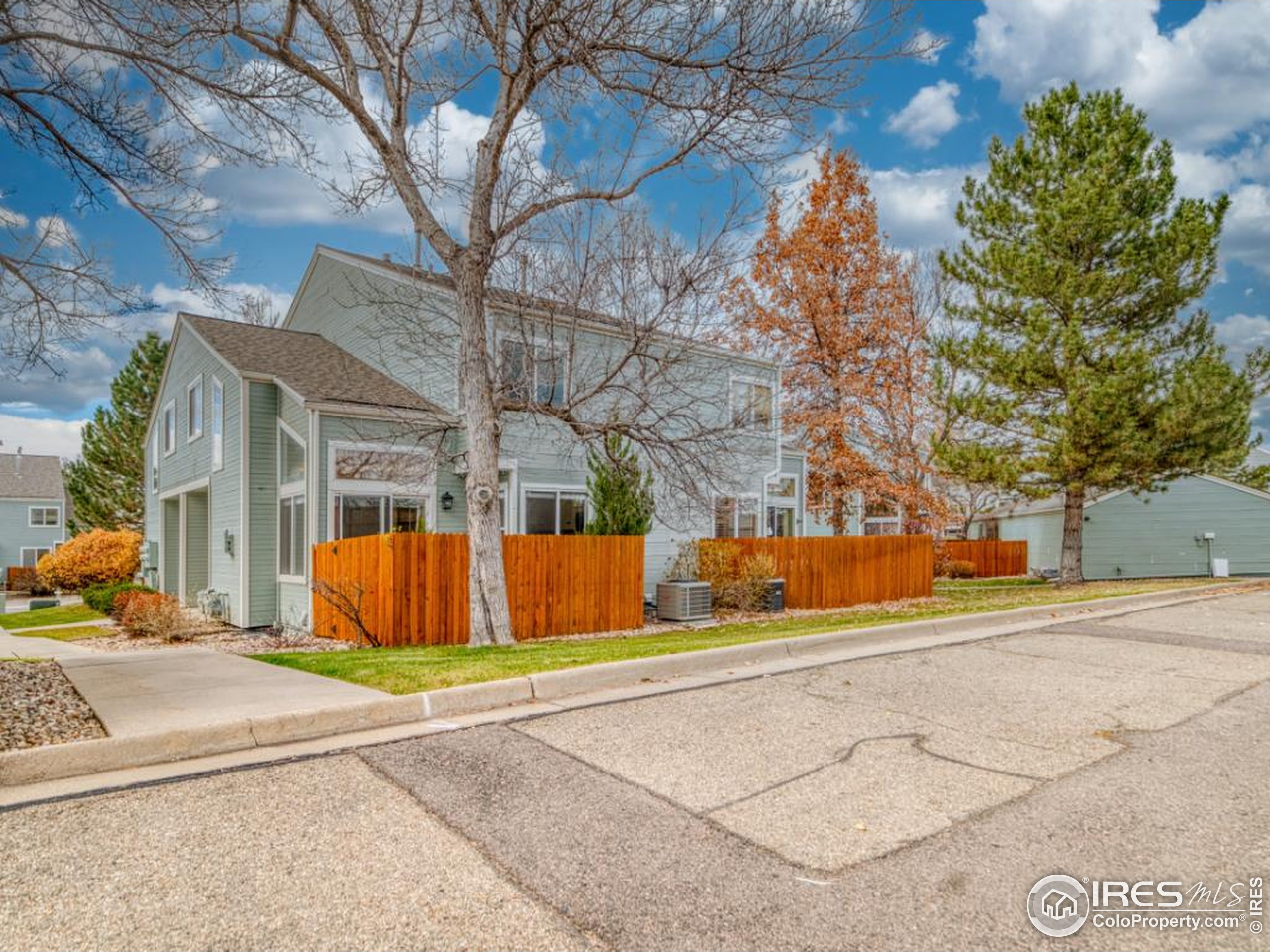 5174 Buckingham Road Boulder, CO 80301 - Photo 23 of 29 a view of fountain in front of a building