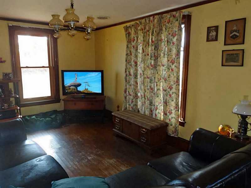 10 Big Rock Road Aurora, ME 04408 - Photo 6 of 35 Living room