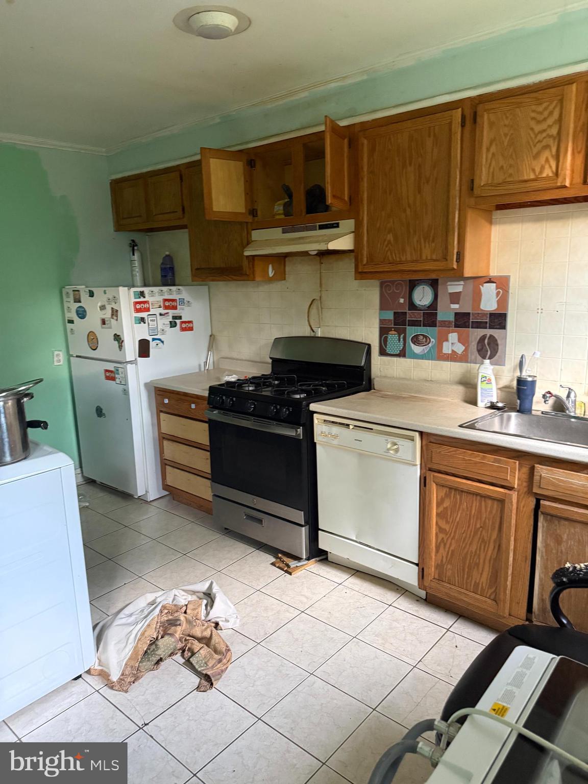 13 Walnut Street Marcus Hook, PA 19061 - Photo 4 of 13