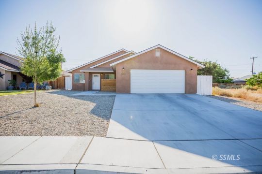 1217 Mayo Street Ridgecrest, CA 93555 - Photo 1 of 29