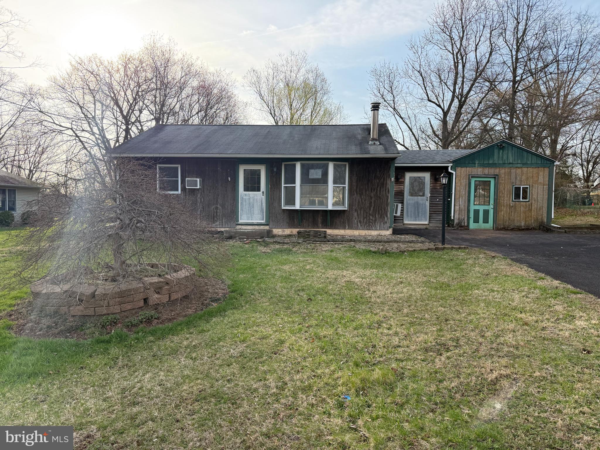 1949 Overbrook Road Hatfield, PA 19440 - Photo 2 of 9