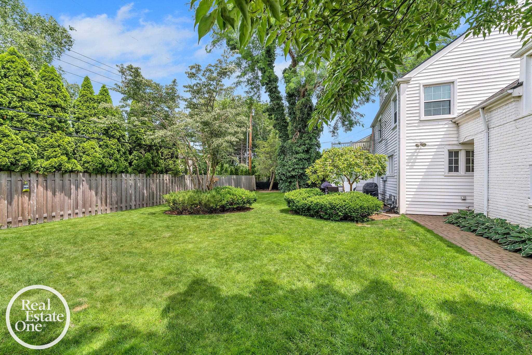 90 Colonial Road Grosse Pointe, MI 48236 - Photo 48 of 49 50213312-fff24d43-3ebd-4962-b75c-b99e4e5aee26.JPG