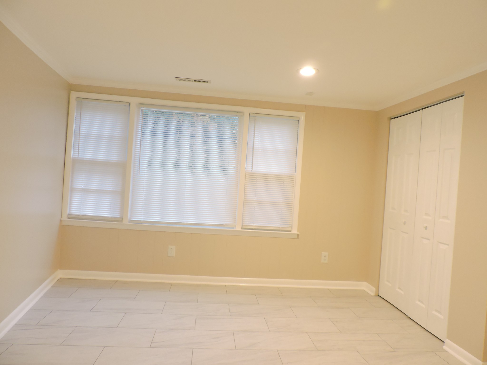 355 9th Avenue North, Unit B Franklin, TN 37064 - Photo 17 of 21 an empty room with a window