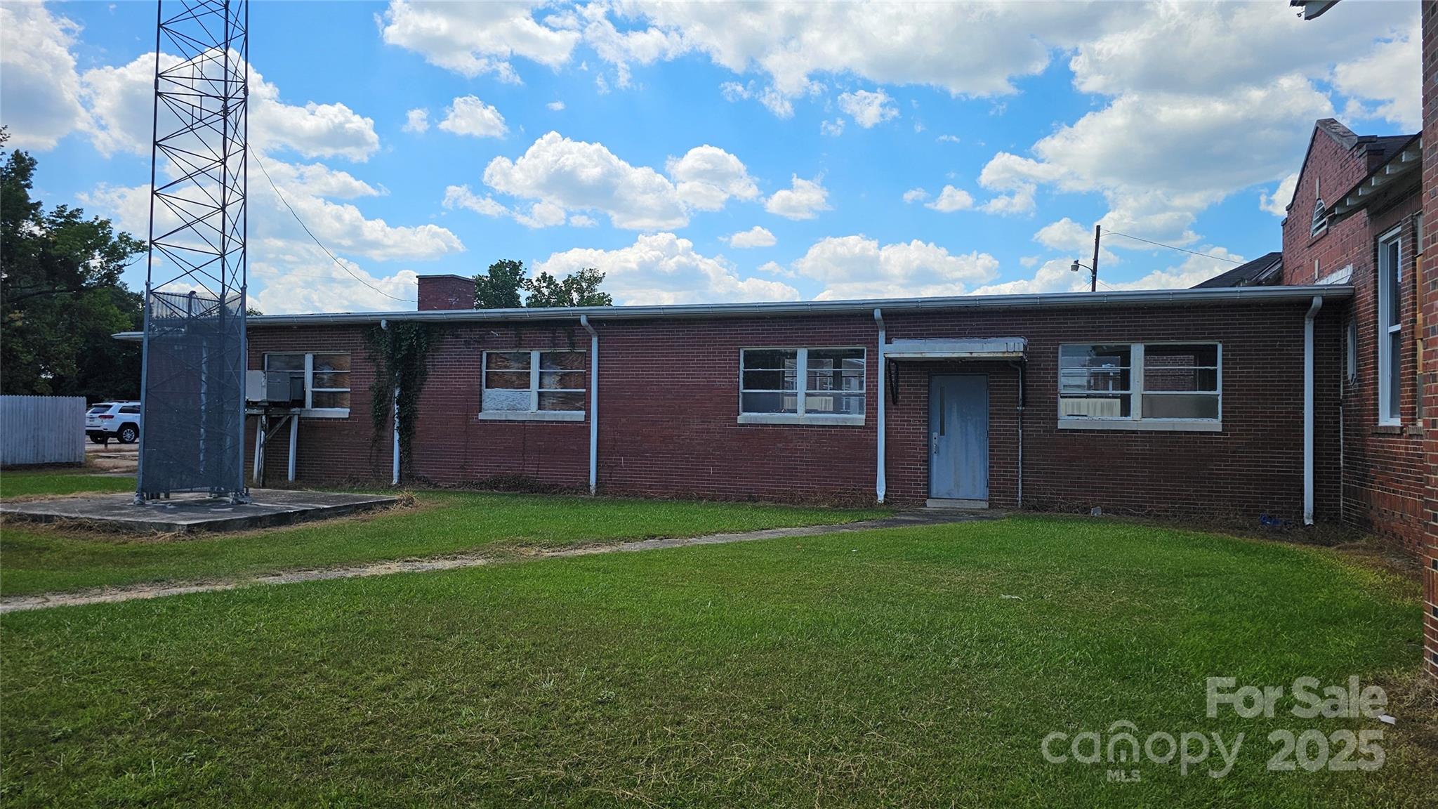 901 South 9th Avenue Dillon, SC 29536 - Photo 4 of 36