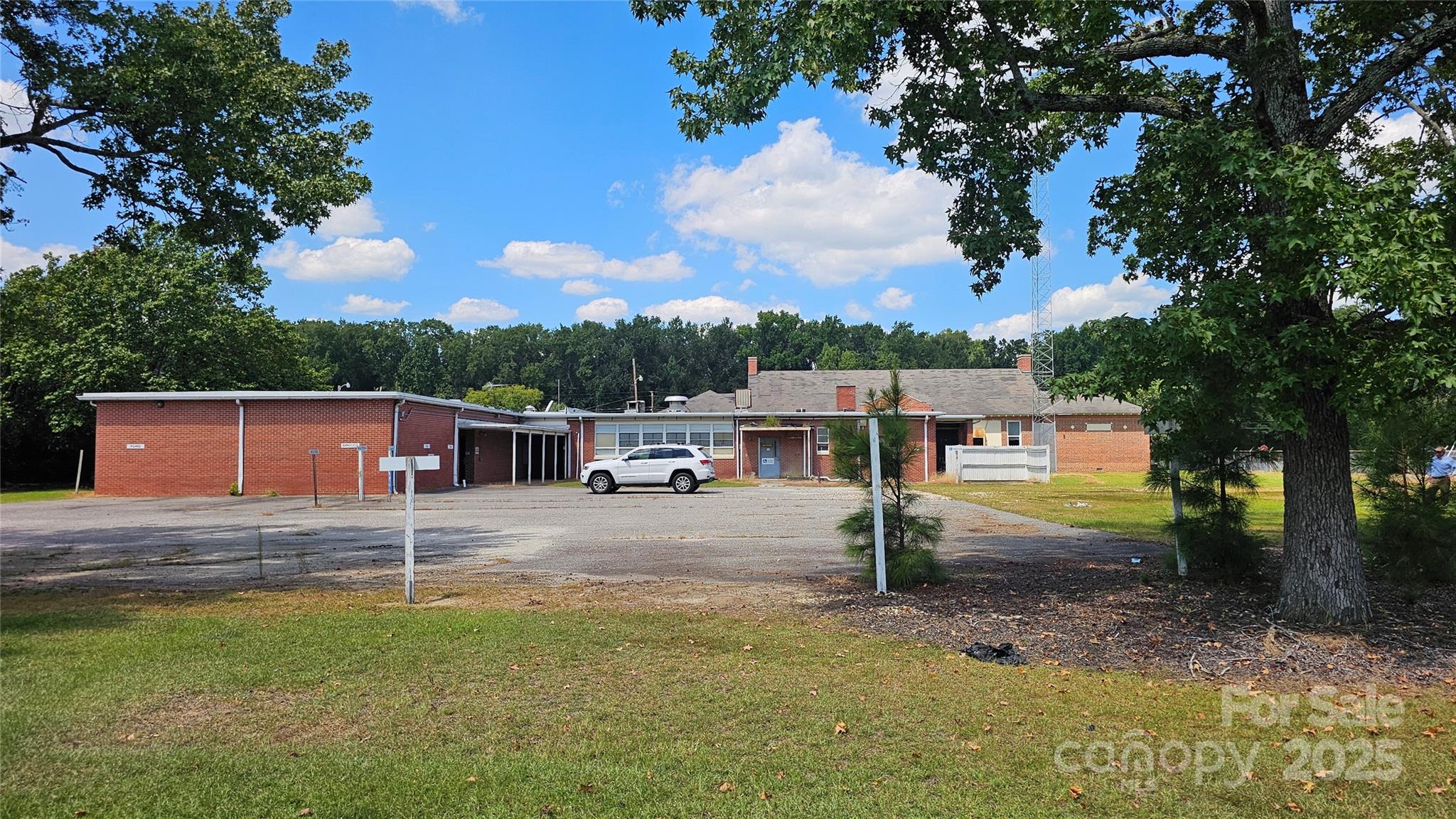 901 South 9th Avenue Dillon, SC 29536 - Photo 6 of 36