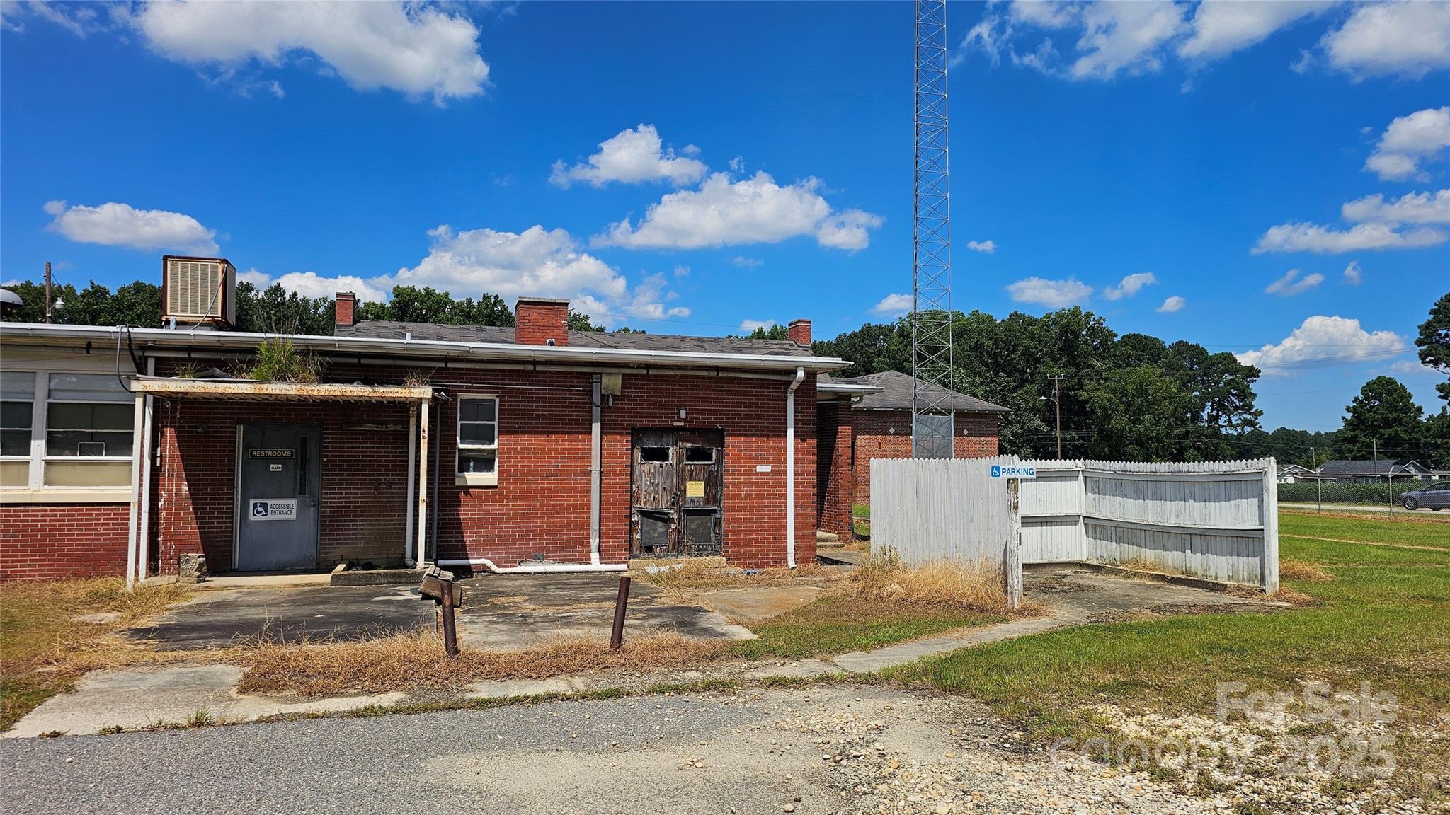 901 South 9th Avenue Dillon, SC 29536 - Photo 9 of 36