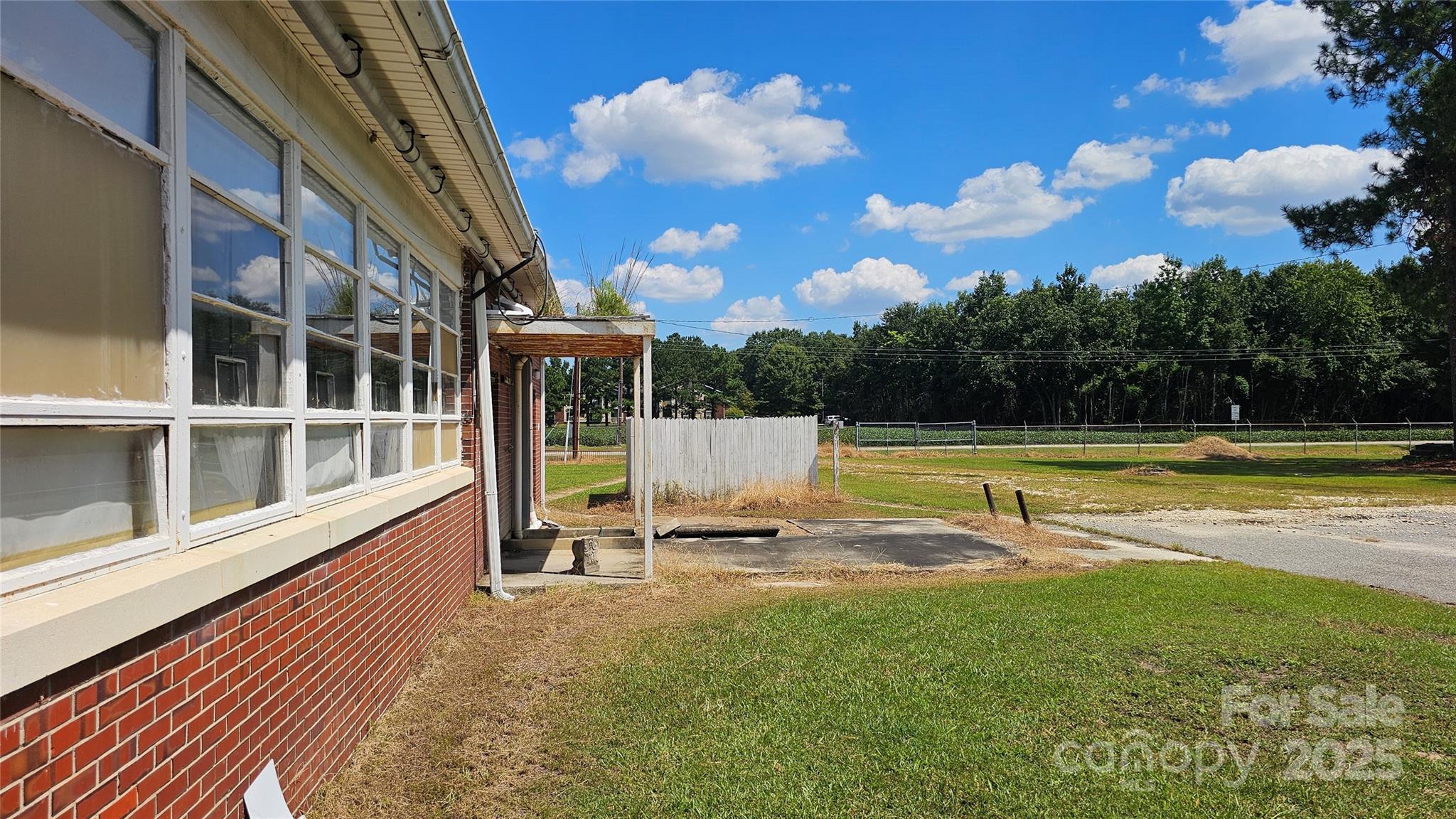 901 South 9th Avenue Dillon, SC 29536 - Photo 10 of 36