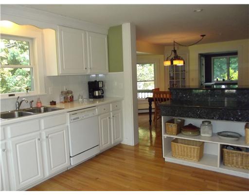 23 Champlin Road North Kingstown, RI 02874 - Photo 11 of 20 Kitchen.