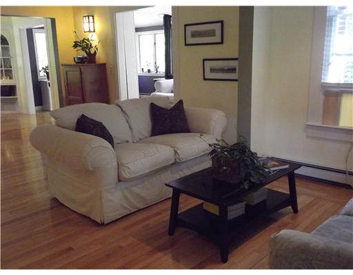 23 Champlin Road North Kingstown, RI 02874 - Photo 4 of 20 Living Room.