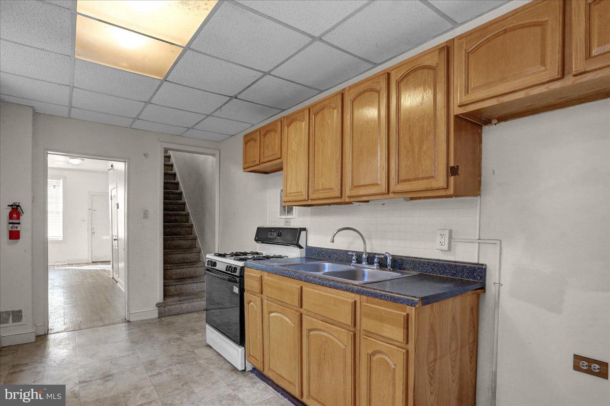 913 Robeson Street Reading, PA 19604 - Photo 8 of 25 Gallery Image 8