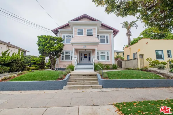 $2,700 | 108 North Broadway, Unit 204, Redondo Beach, CA 90277