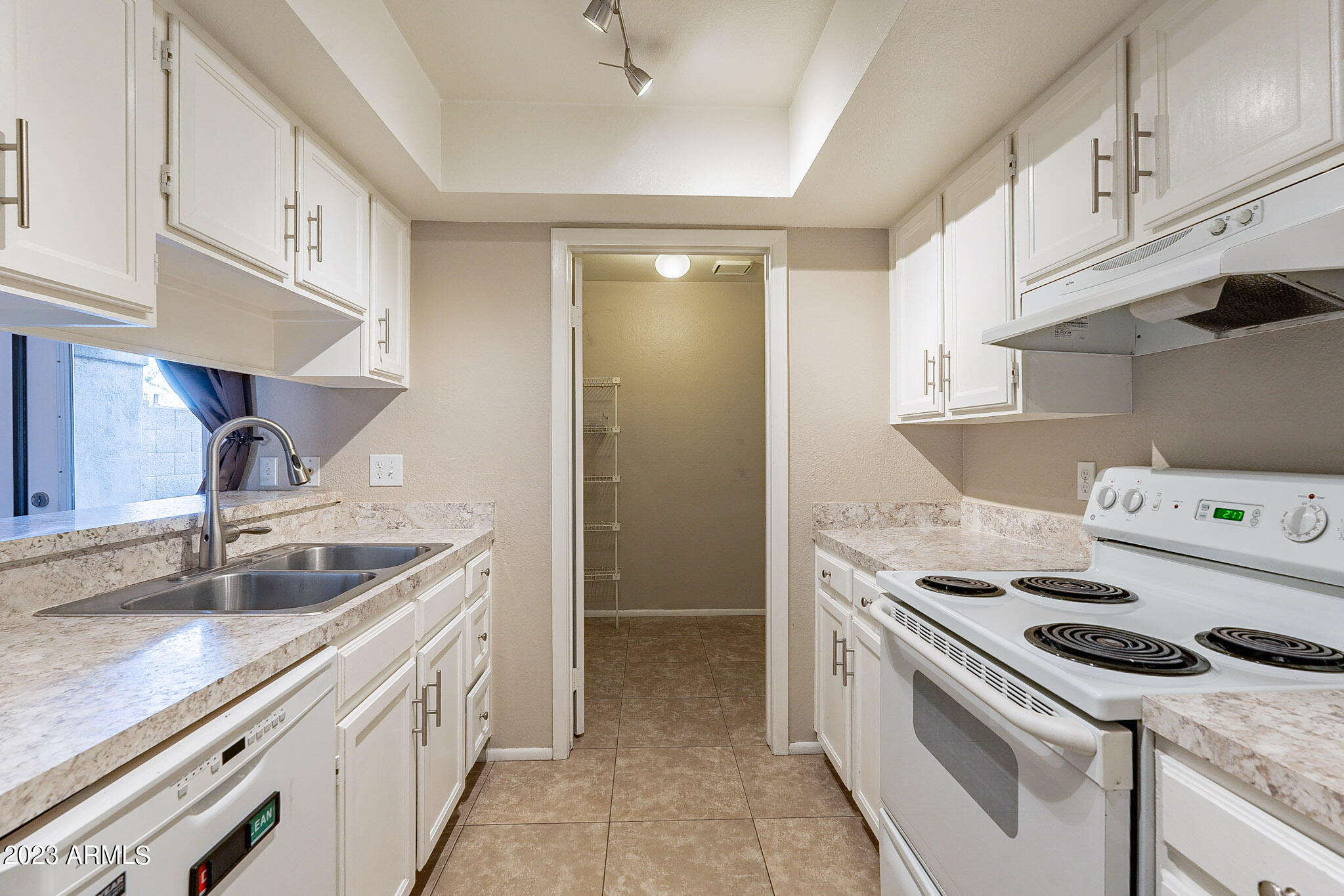 1422 La Jolla Drive Tempe, AZ 85282 - Photo 13 of 22 14-print-La-14