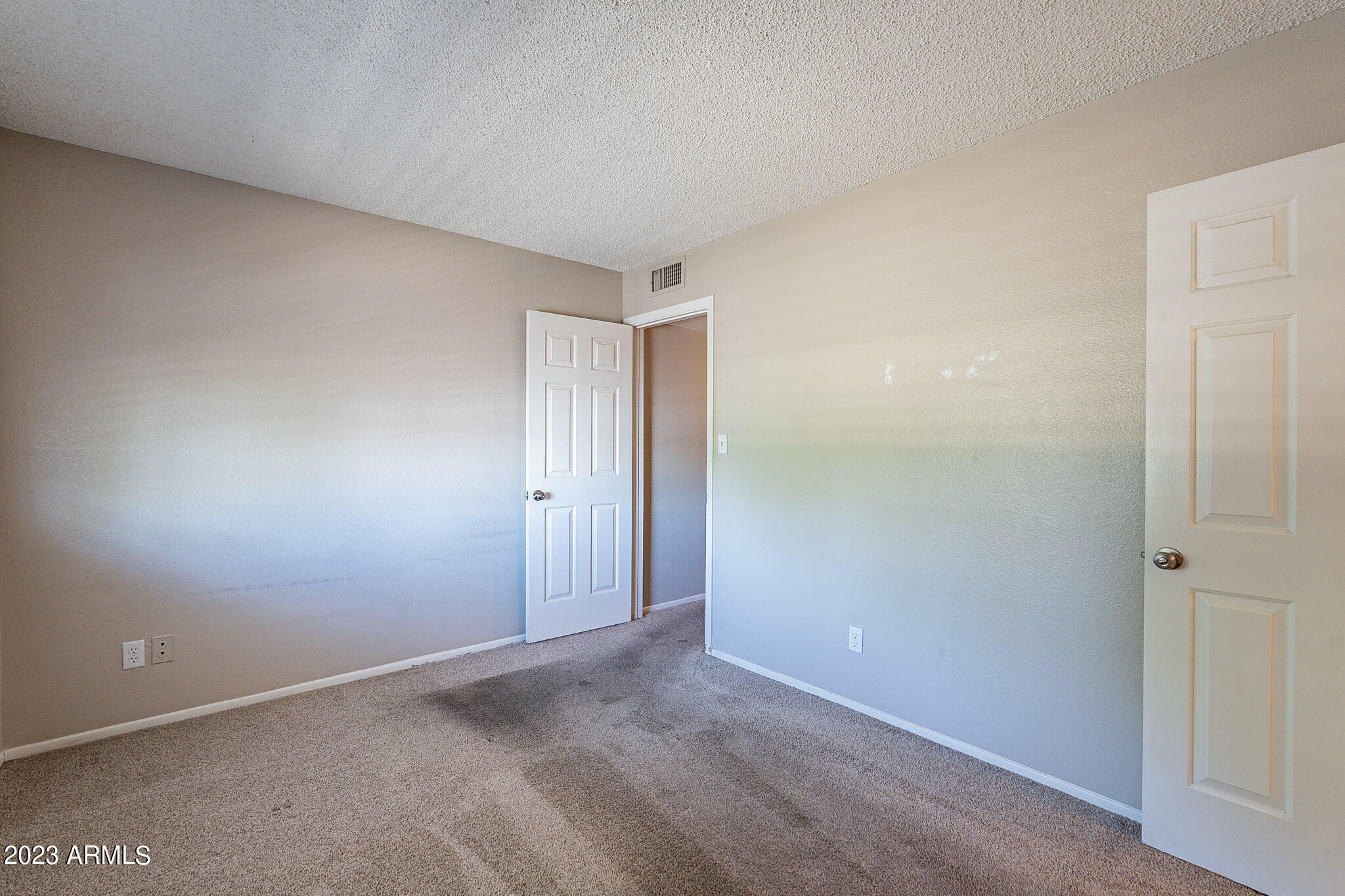 1422 La Jolla Drive Tempe, AZ 85282 - Photo 16 of 22 17-print-La-17