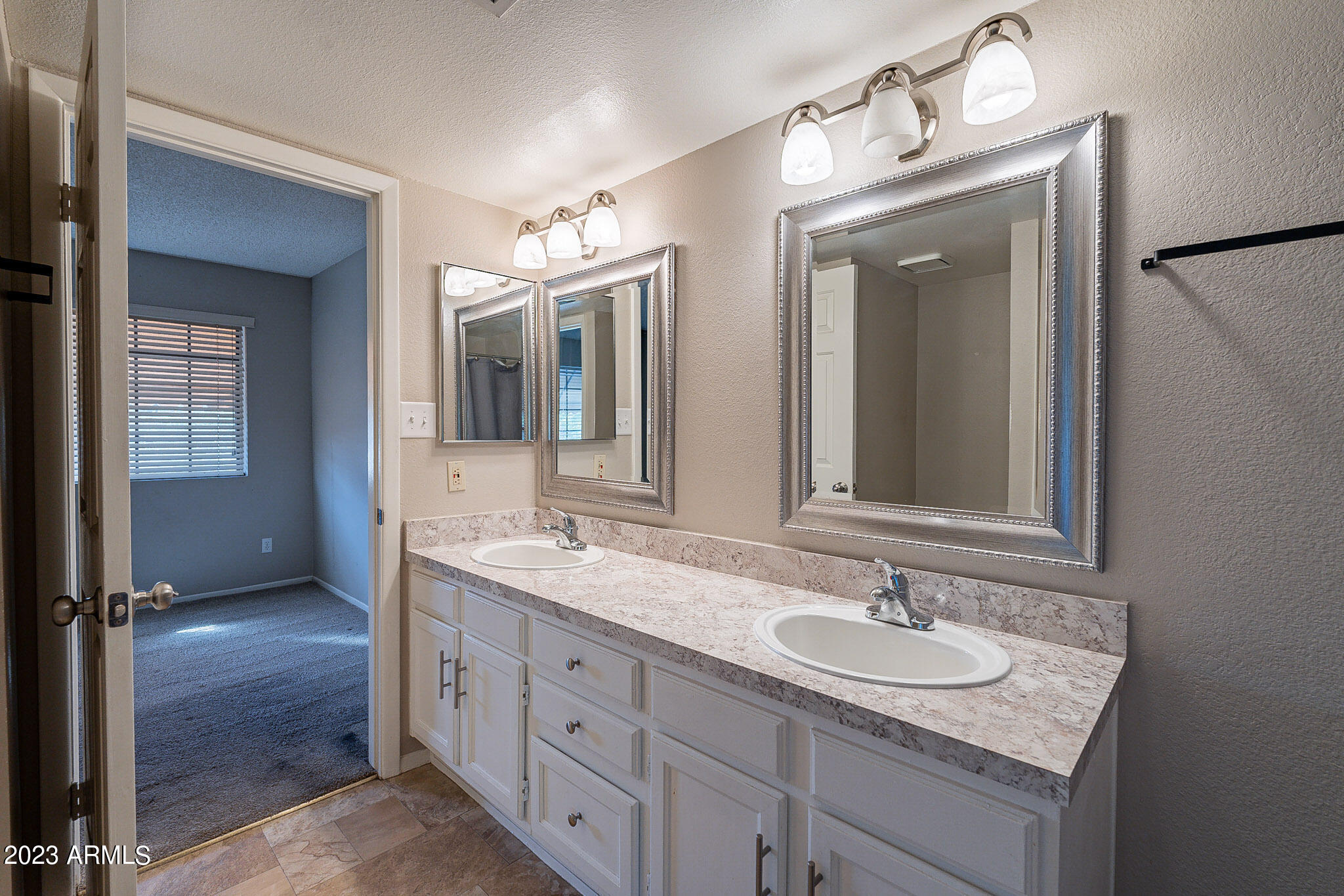 1422 La Jolla Drive Tempe, AZ 85282 - Photo 18 of 22 19-print-La-19