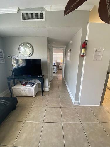 90 144th Avenue, Unit 6 Madeira Beach, FL 33708 - Photo 10 of 12