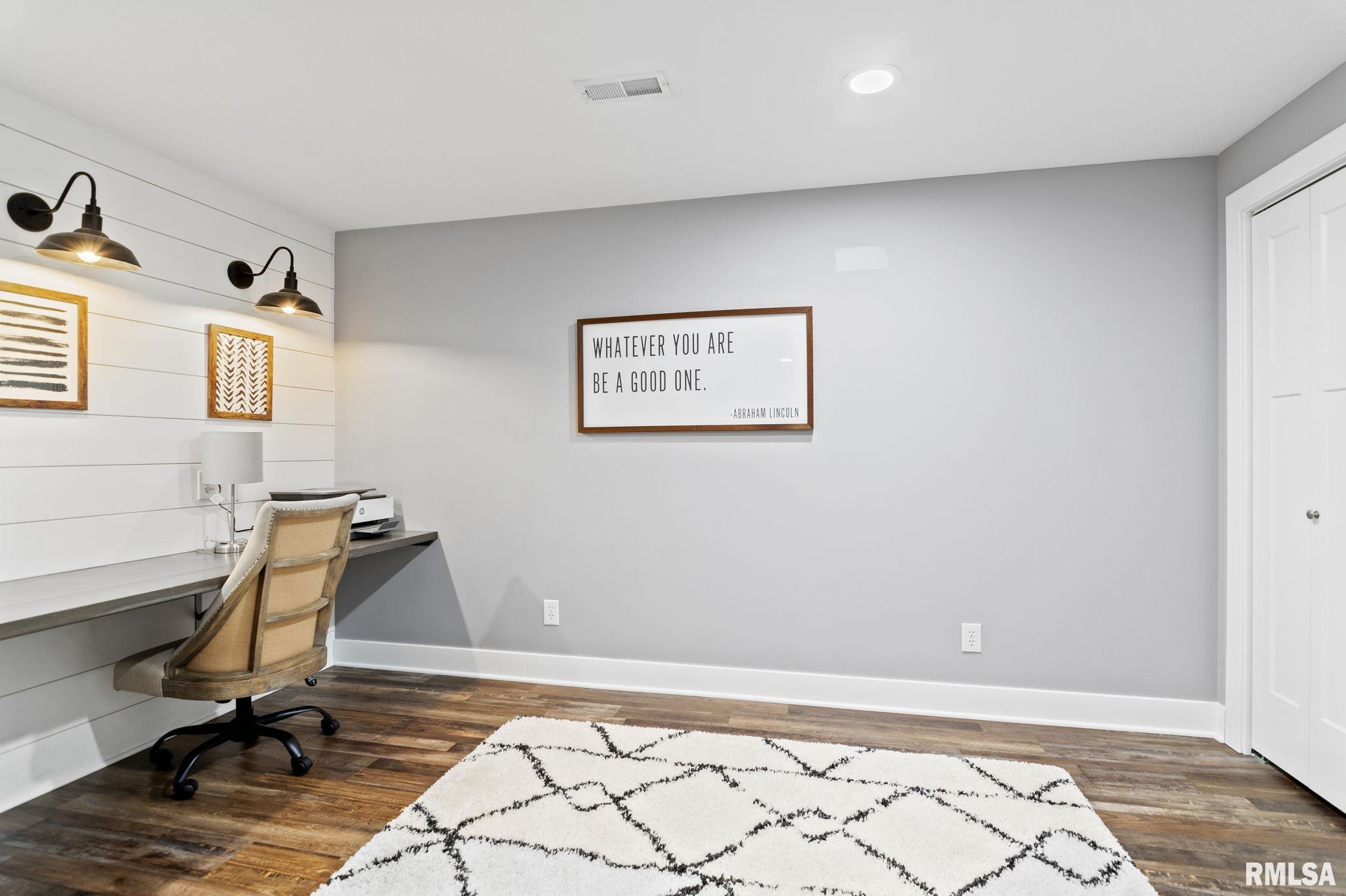 600 Silver Spring Drive Springfield, IL 62702 - Photo 35 of 45