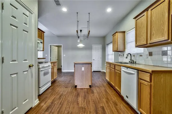 $2,395 | 4424 Maple Shade Avenue, Sachse, TX 75048