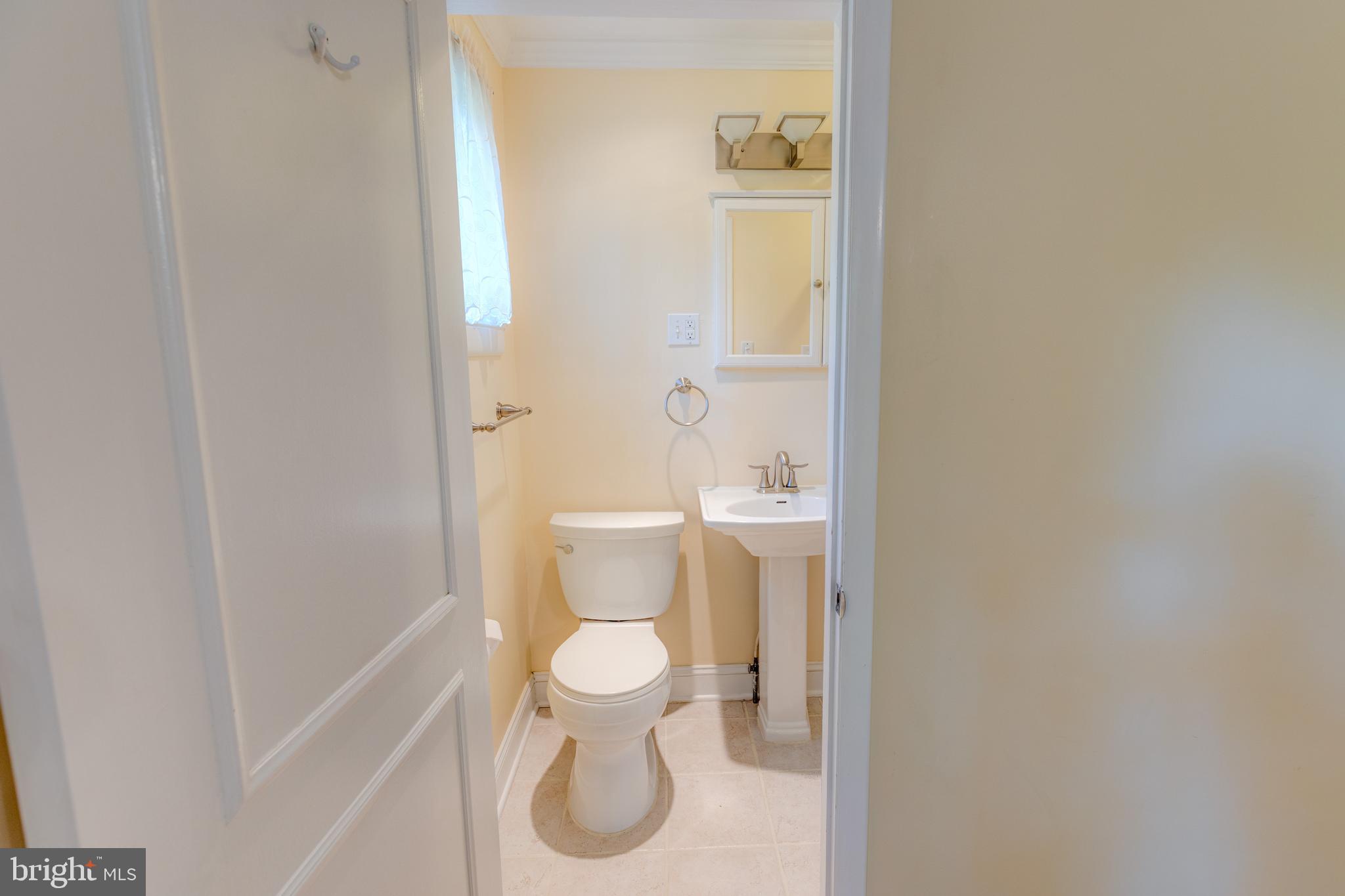 1112 High Country Road Towson, MD 21286 - Photo 27 of 42