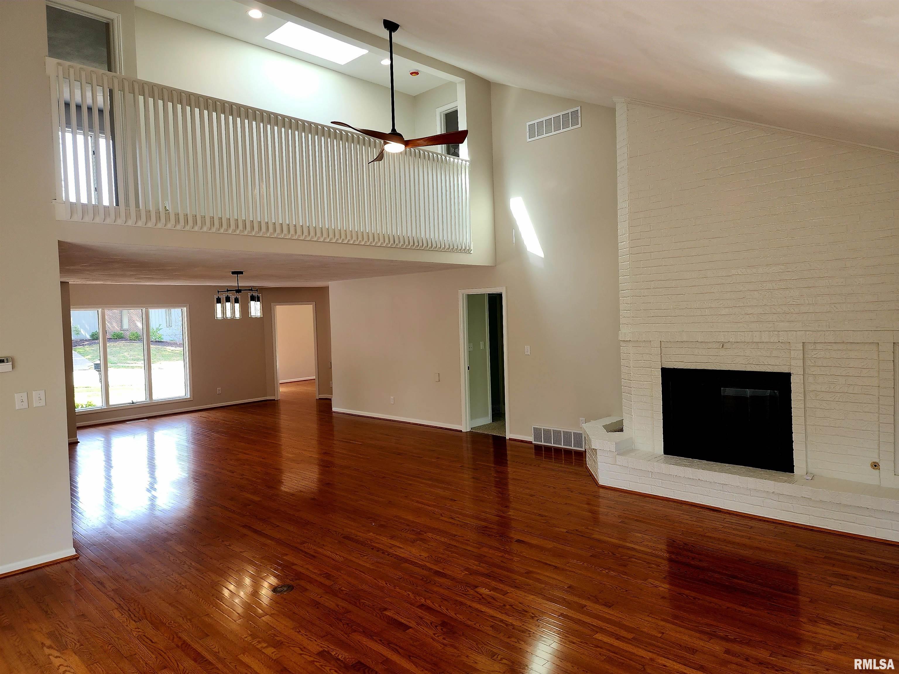 1904 Oak Creek Road Springfield, IL 62704 - Photo 10 of 28 Gallery Image 10