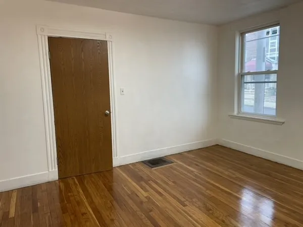 $2,600 | 92 Clifton Street, Unit 1, Malden, MA 02148