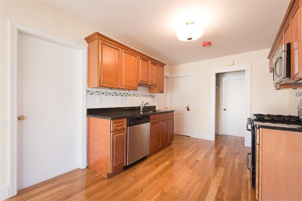 15 Castle Road Weymouth, MA 02189 - Photo 10 of 24 Gallery Image 10