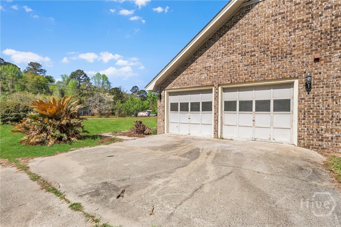677 Roebling Road Bloomingdale, GA 31302 - Photo 7 of 49 Gallery Image 7