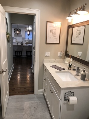 515 Summit Avenue, Unit D Park Ridge, IL 60068 - Photo 12 of 18 a kitchen with a sink and cabinets