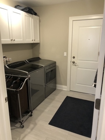 515 Summit Avenue, Unit D Park Ridge, IL 60068 - Photo 6 of 18 a view of walk in closet