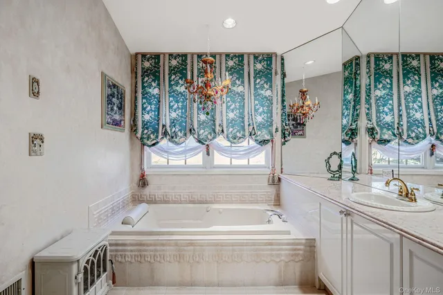 $1,199,000 | 148 Country Club Drive, Commack, NY 11725