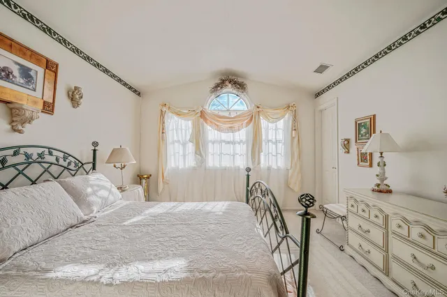 $1,199,000 | 148 Country Club Drive, Commack, NY 11725