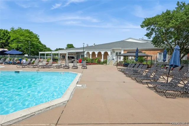 $1,199,000 | 148 Country Club Drive, Commack, NY 11725