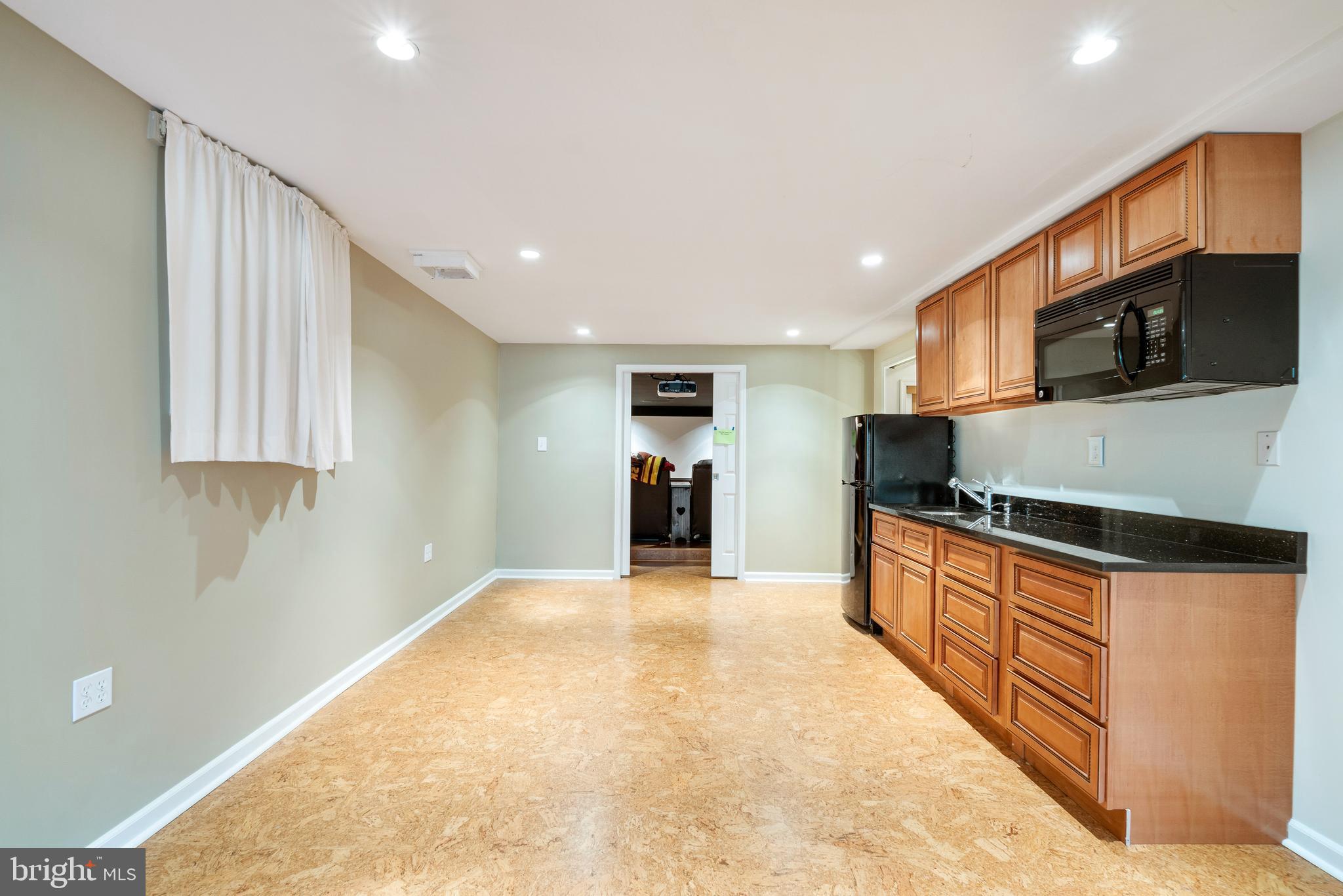 17114 Fitzroy Way Olney, MD 20832 - Photo 32 of 42 Basement Wet Bar
