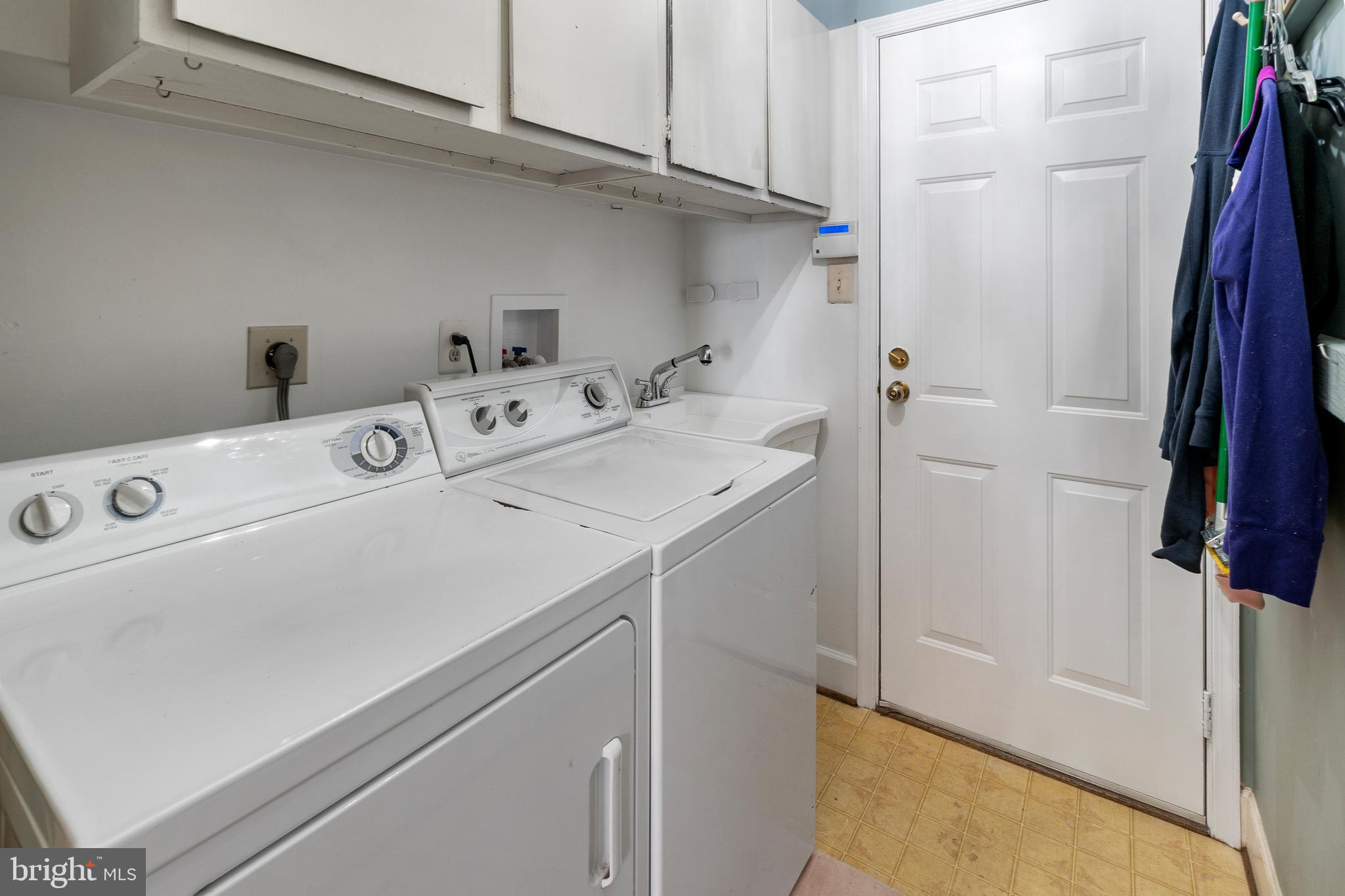 17114 Fitzroy Way Olney, MD 20832 - Photo 37 of 42 Laundry Room