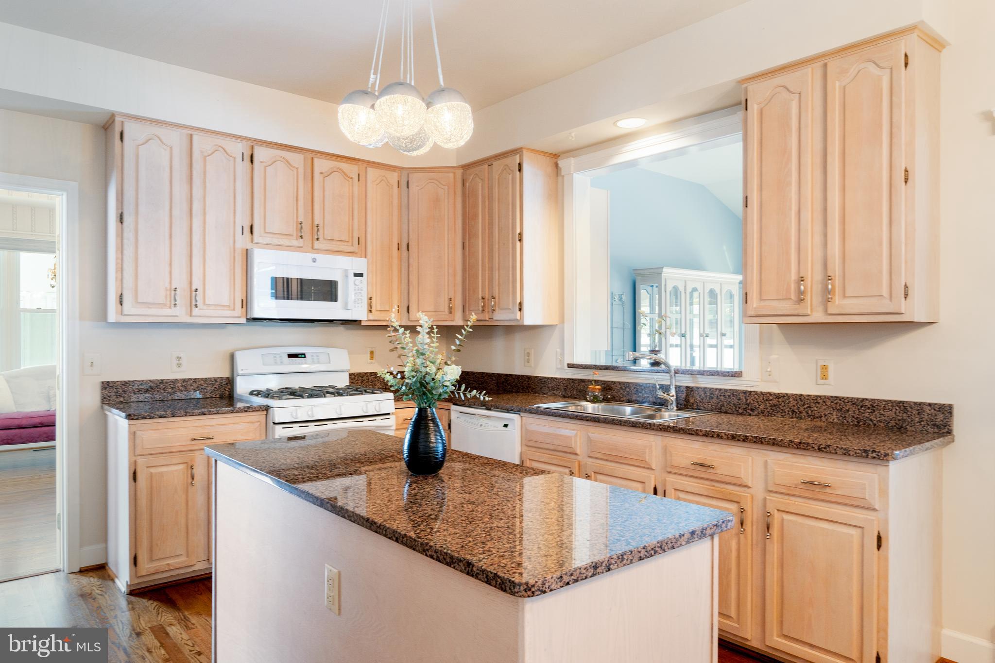 17114 Fitzroy Way Olney, MD 20832 - Photo 4 of 42 Kitchen
