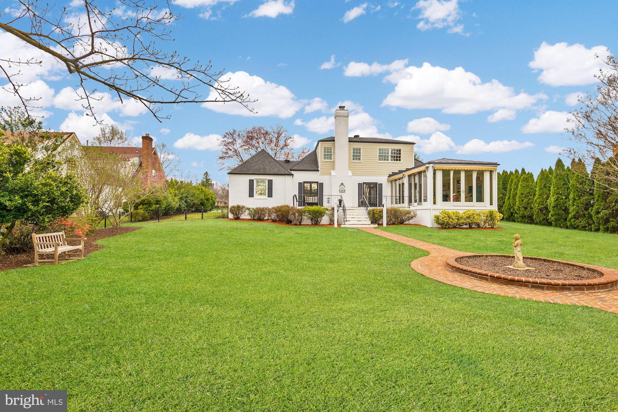 104 Morven Park Road Southwest Leesburg, VA 20175 - Photo 5 of 60