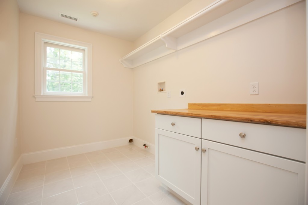260 First Parish Road Scituate, MA 02066 - Photo 17 of 29