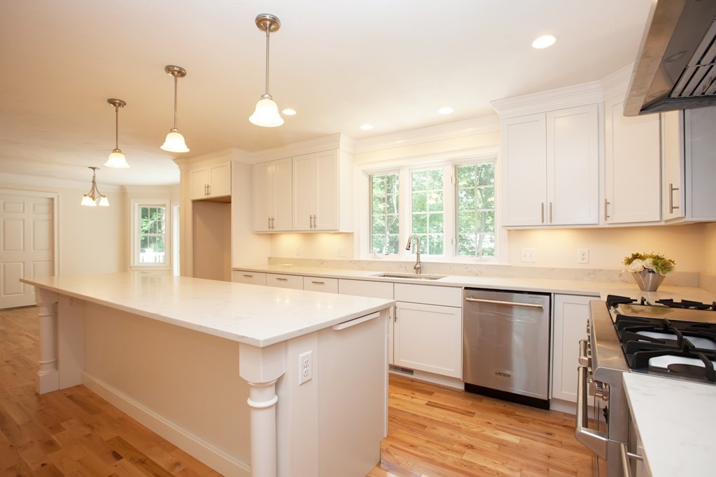260 First Parish Road Scituate, MA 02066 - Photo 5 of 29