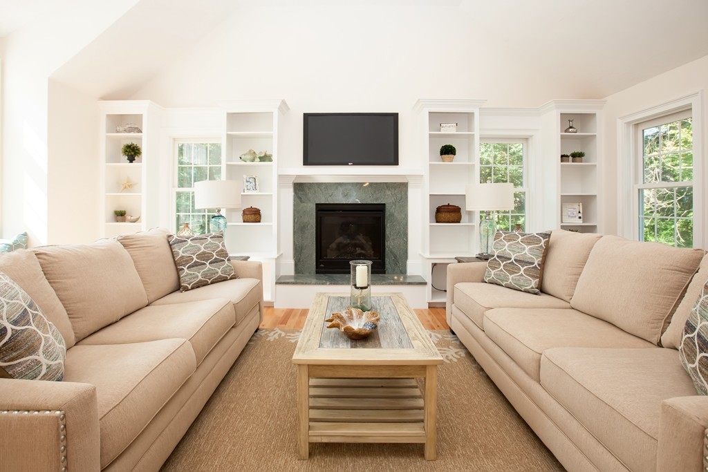 260 First Parish Road Scituate, MA 02066 - Photo 9 of 29