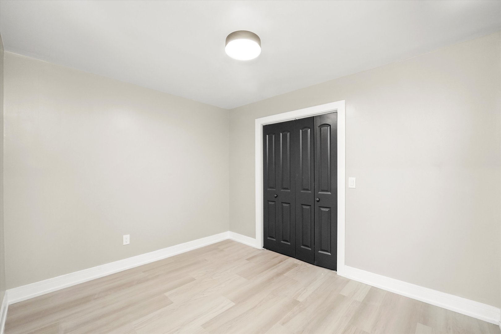 16218 Honore Avenue Markham, IL 60428 - Photo 12 of 25 a view of an empty room