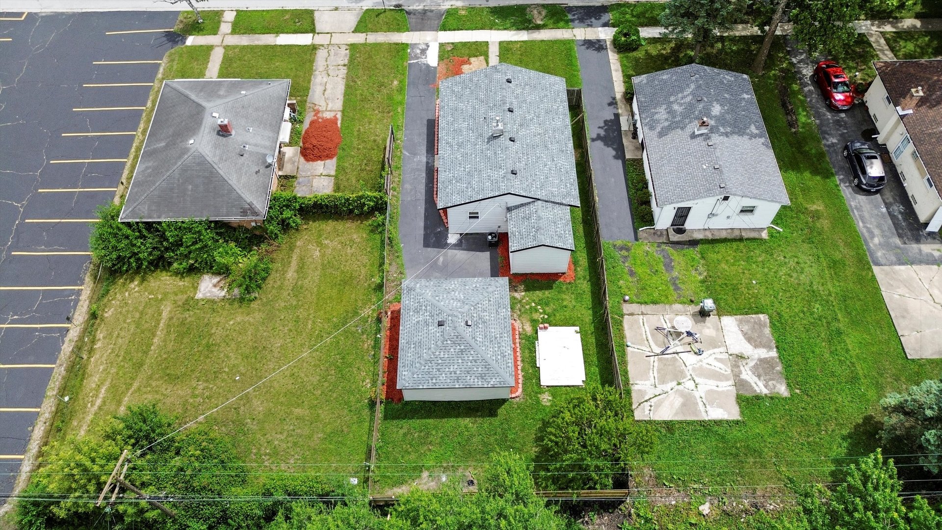 16218 Honore Avenue Markham, IL 60428 - Photo 21 of 25 an aerial view of a house with a garden