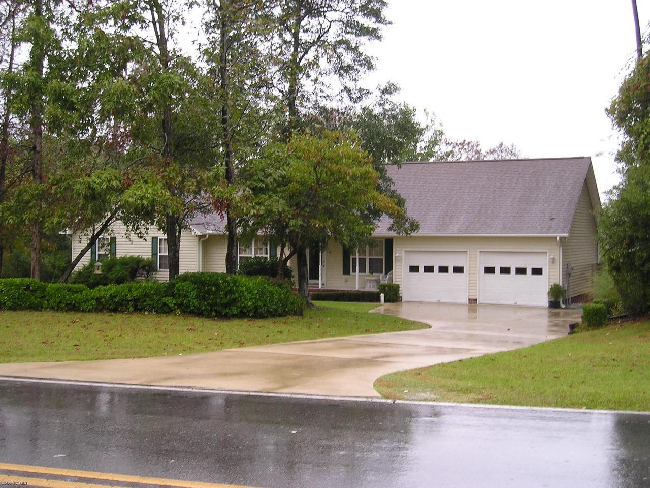 4312 Country Club Road Morehead City, NC 28557 - Photo 1 of 1 Front View