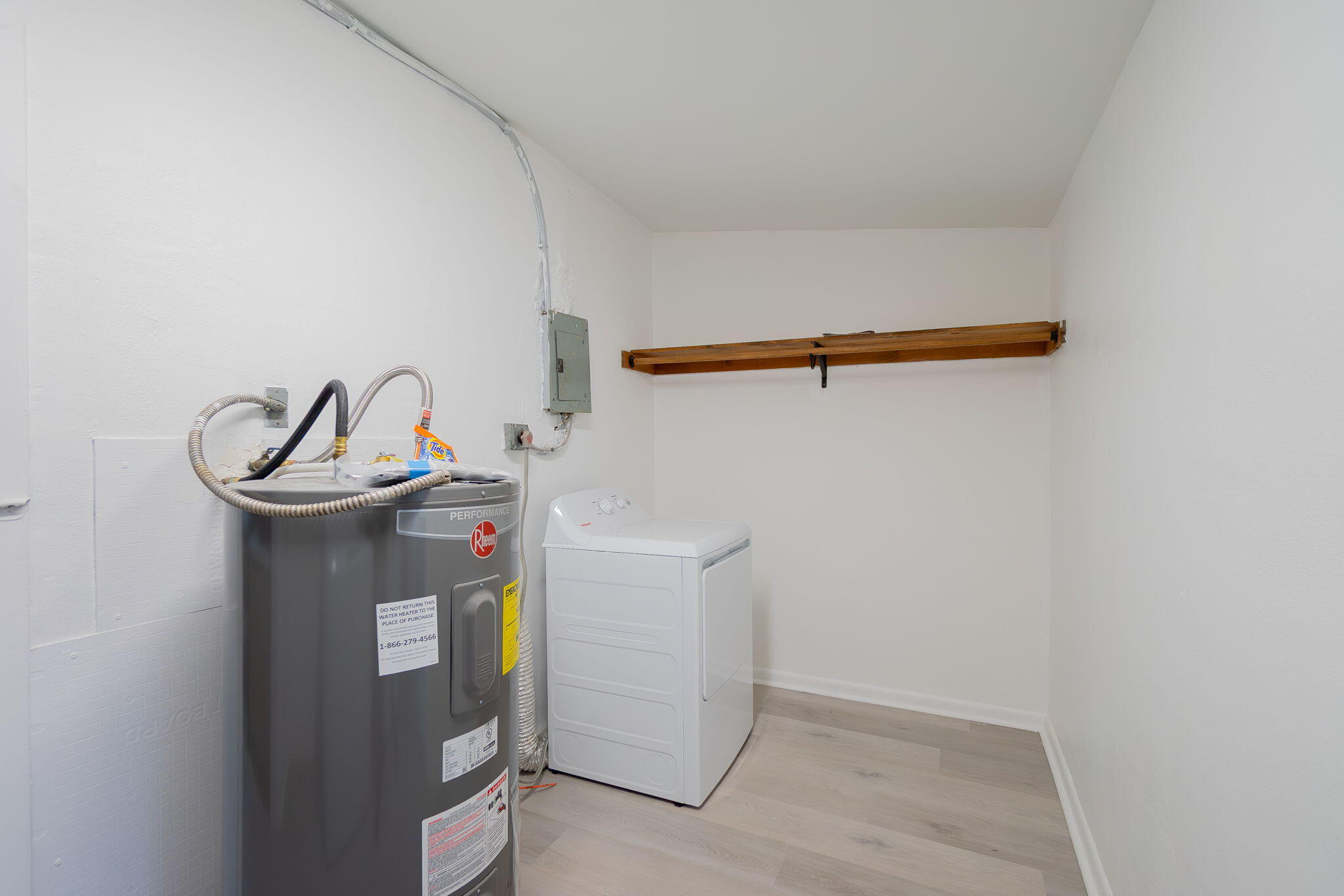 904 Southeast 16th Street Stuart, FL 34994 - Photo 13 of 24 Laundry Room