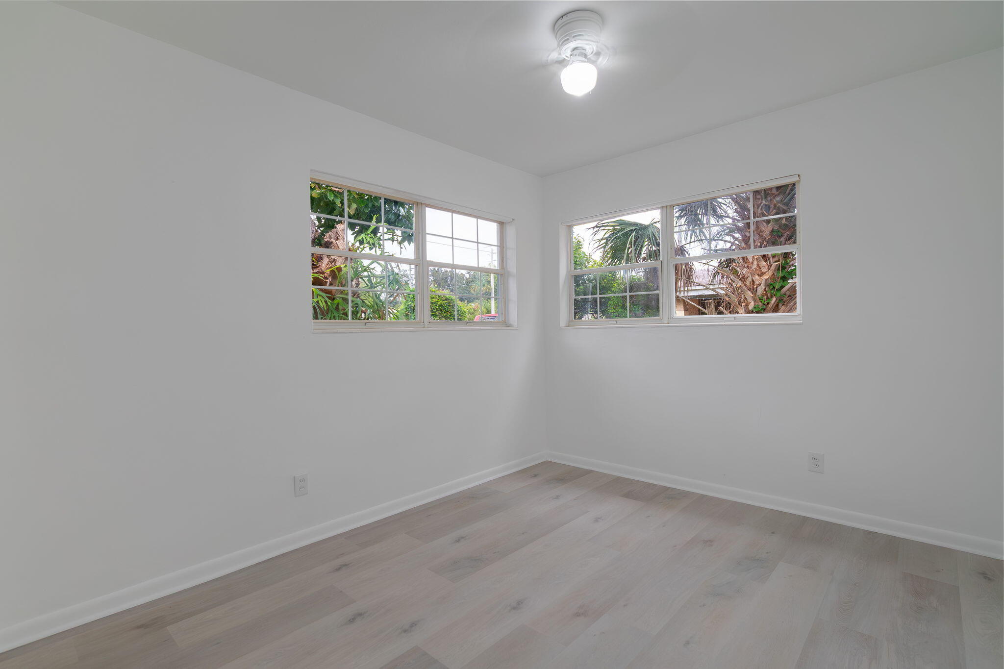 904 Southeast 16th Street Stuart, FL 34994 - Photo 17 of 24 Bedroom