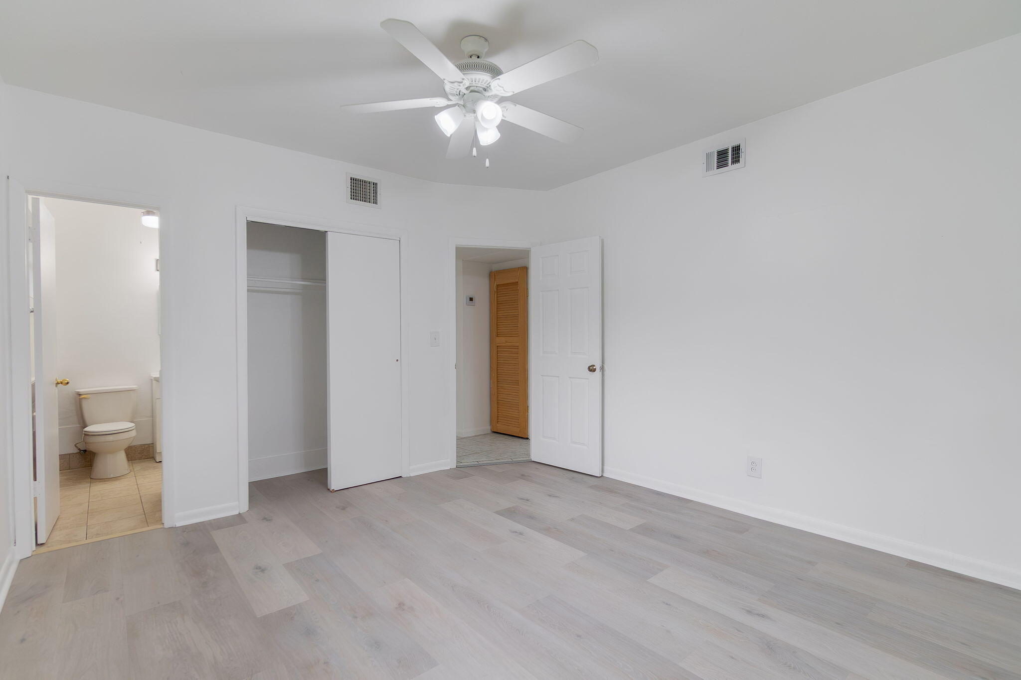 904 Southeast 16th Street Stuart, FL 34994 - Photo 19 of 24 Primary Bedroom