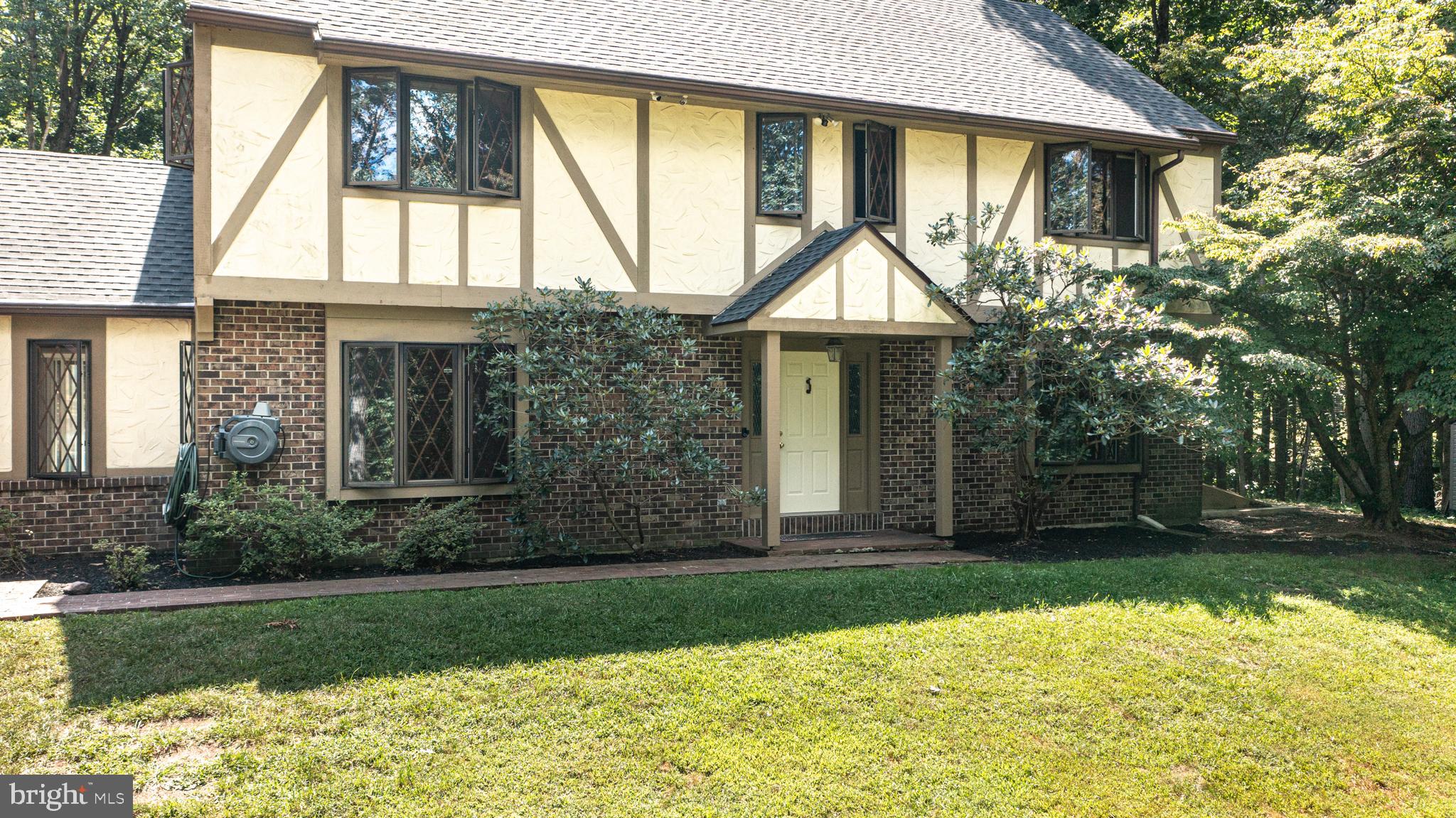 37 Fawn Drive Reading, PA 19607 - Photo 11 of 73 37 Fawn Dr is Waiting for You