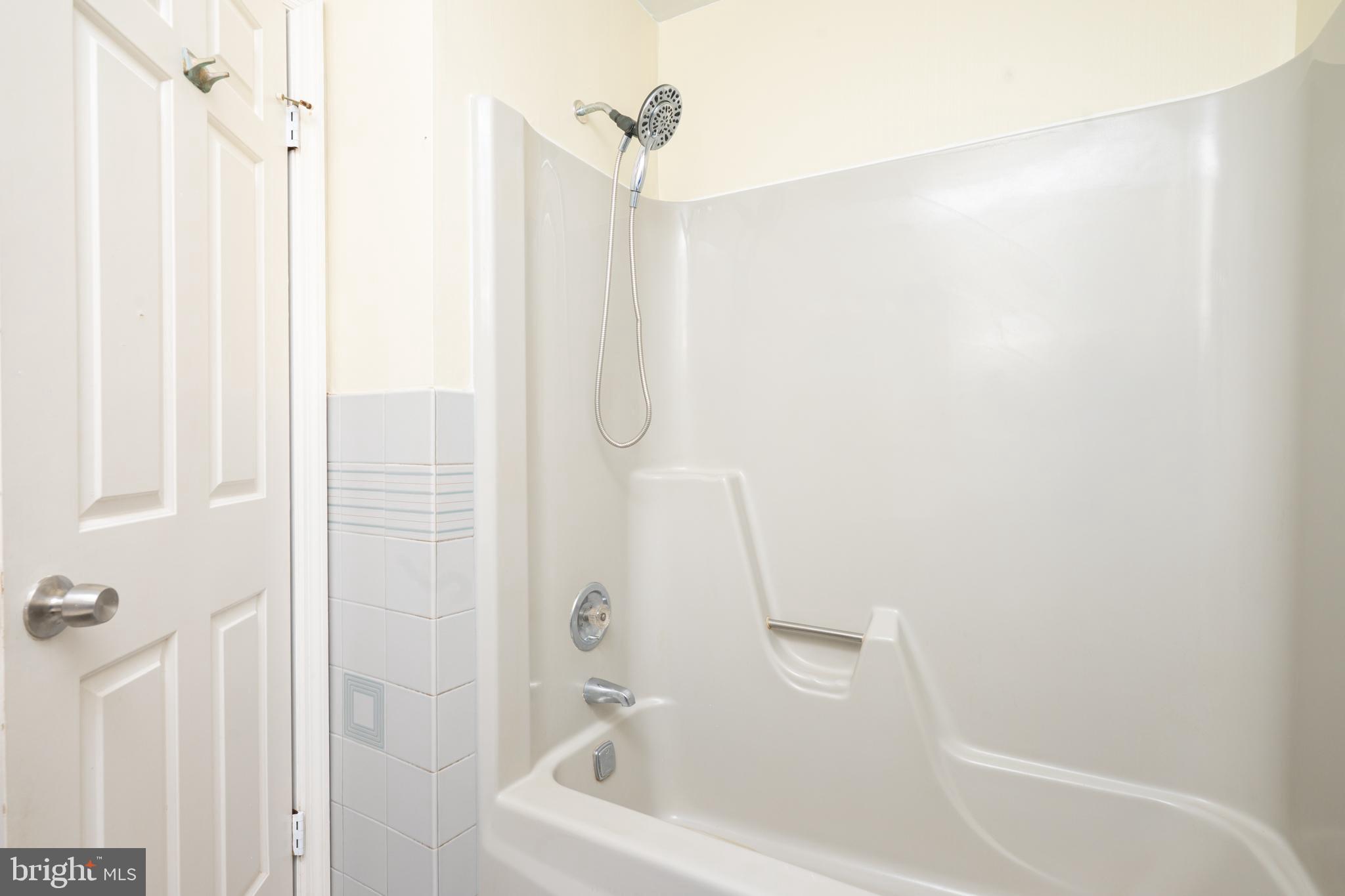37 Fawn Drive Reading, PA 19607 - Photo 52 of 73 2nd Floor Bathroom Tub/Shower